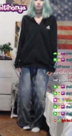 Screenshot_20261019_233927_Twitch - изображение на LocalQQ